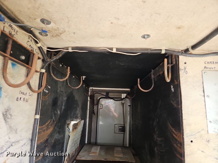 image for item DP2323 1993  Ford F700  bucket truck