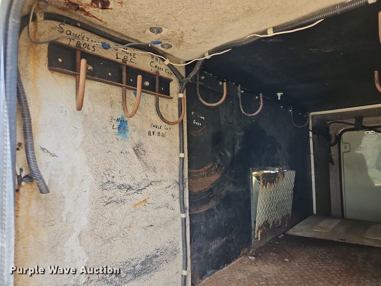 image for item DP2323 1993  Ford F700  bucket truck