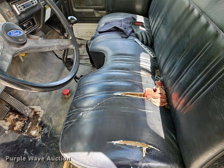 image for item DP2323 1993  Ford F700  bucket truck