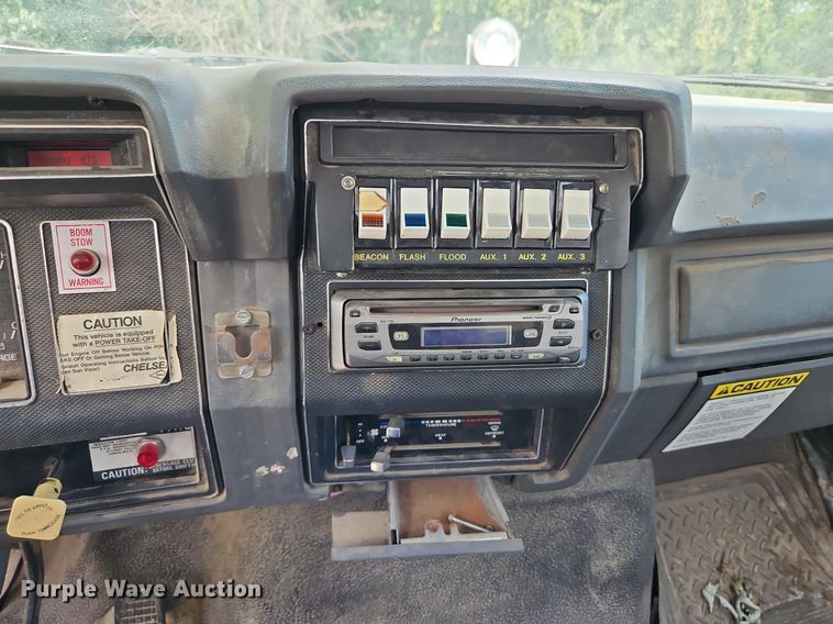 image for item DP2323 1993  Ford F700  bucket truck