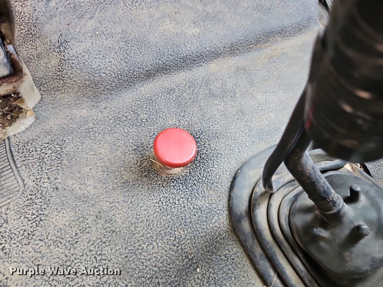 image for item DP2323 1993  Ford F700  bucket truck