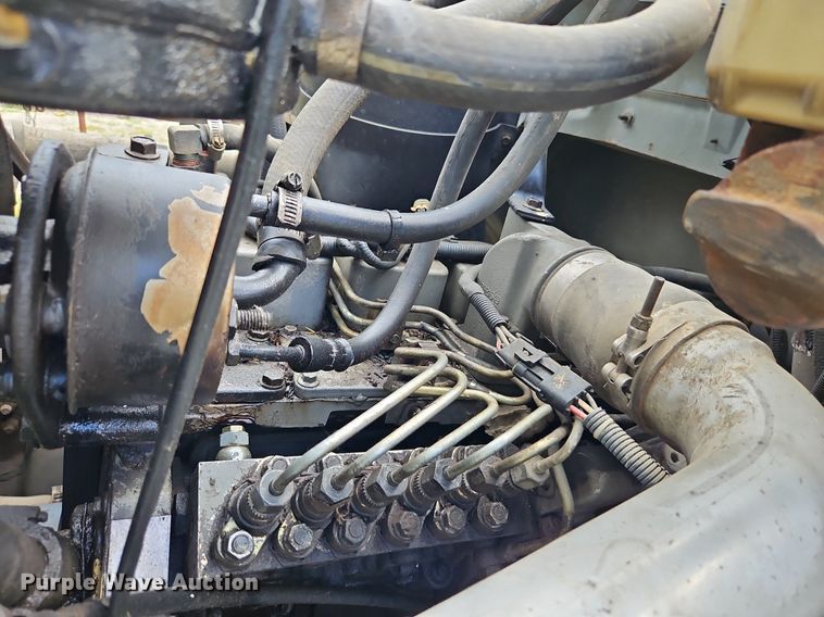 image for item DP2323 1993  Ford F700  bucket truck