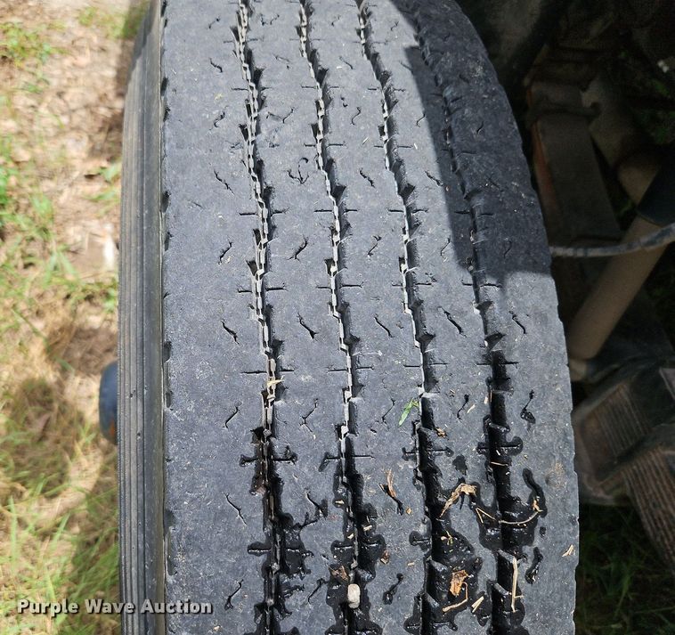 image for item DP2323 1993  Ford F700  bucket truck