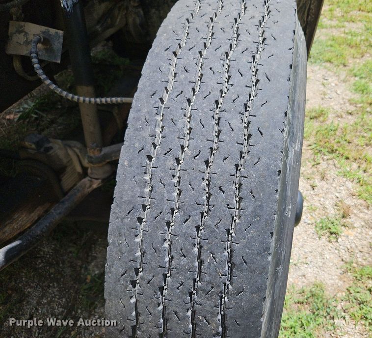 image for item DP2323 1993  Ford F700  bucket truck