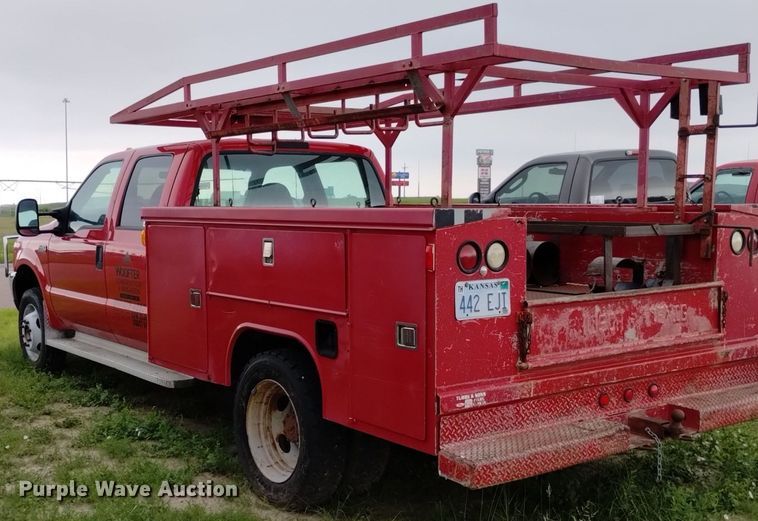 image for item DP3292 2000 Ford F450 Super Duty  Crew Cab utility / service truck