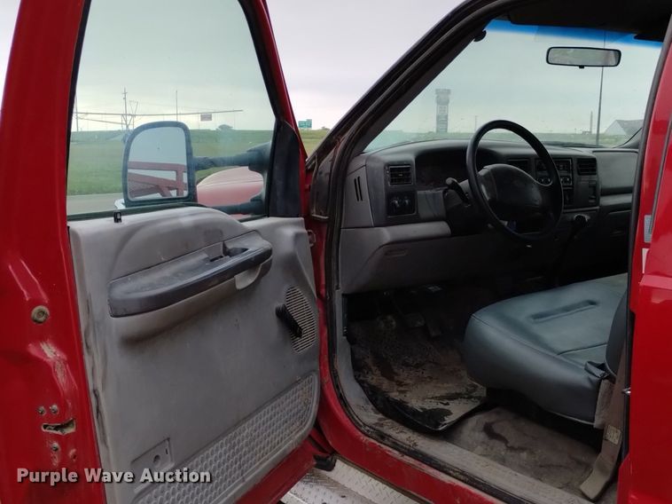 image for item DP3292 2000 Ford F450 Super Duty  Crew Cab utility / service truck