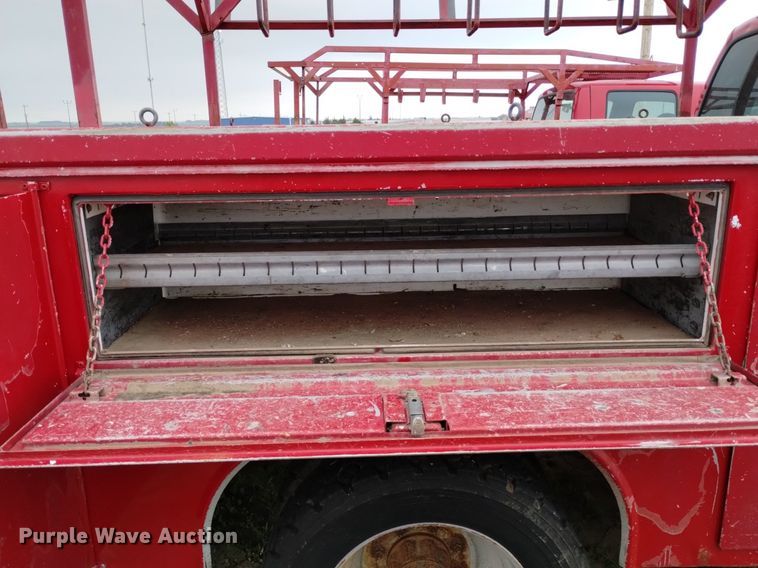 image for item DP3292 2000 Ford F450 Super Duty  Crew Cab utility / service truck