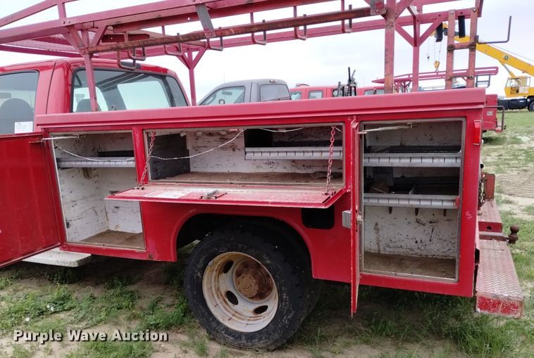 image for item DP3292 2000 Ford F450 Super Duty  Crew Cab utility / service truck