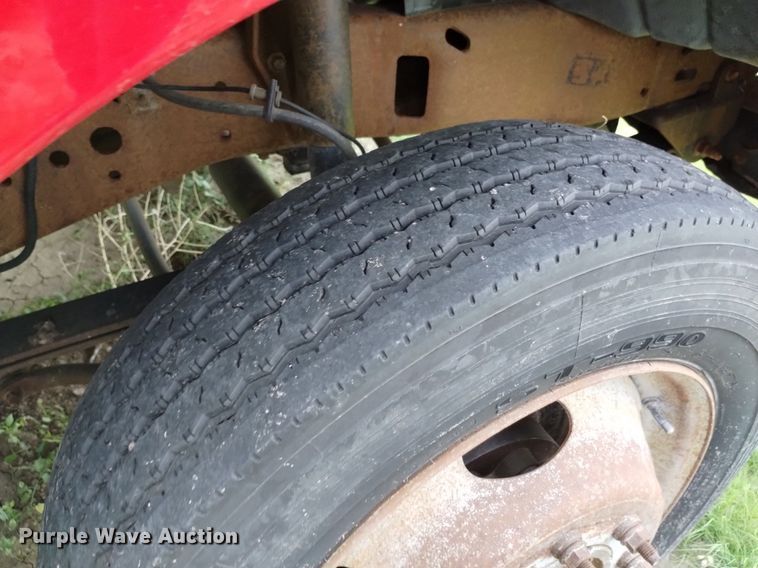 image for item DP3292 2000 Ford F450 Super Duty  Crew Cab utility / service truck