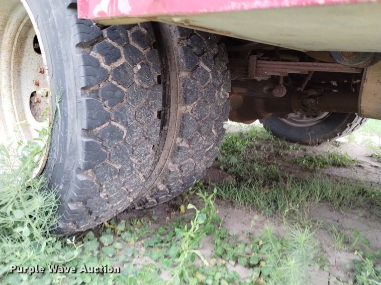 image for item DP3292 2000 Ford F450 Super Duty  Crew Cab utility / service truck