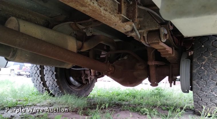 image for item DP3292 2000 Ford F450 Super Duty  Crew Cab utility / service truck