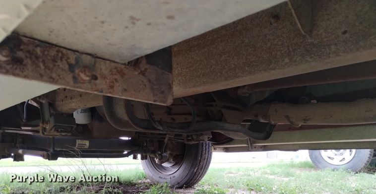 image for item DP3292 2000 Ford F450 Super Duty  Crew Cab utility / service truck