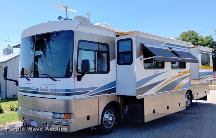 image for item DP3390 2003 Fleetwood Bounder  RV