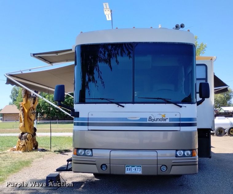 image for item DP3390 2003 Fleetwood Bounder  RV