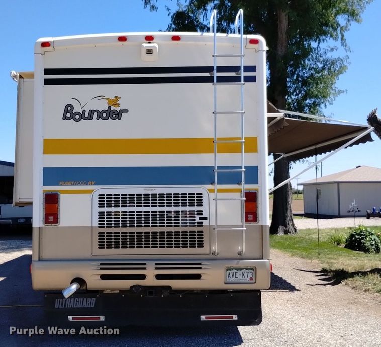 image for item DP3390 2003 Fleetwood Bounder  RV