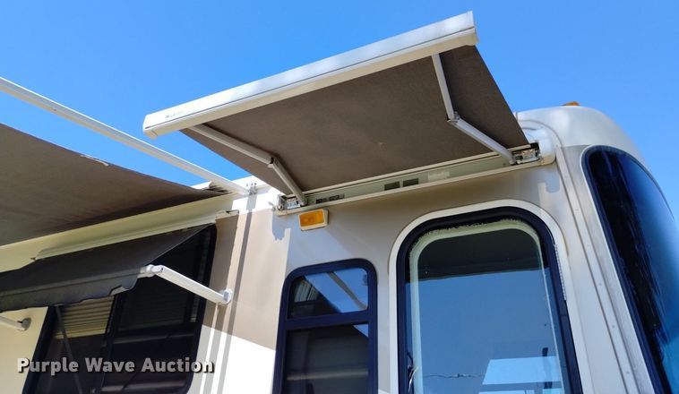 image for item DP3390 2003 Fleetwood Bounder  RV