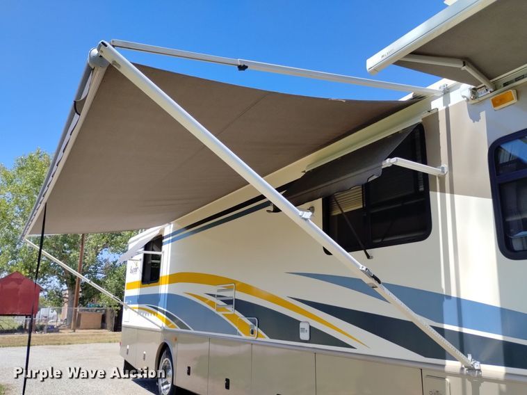 image for item DP3390 2003 Fleetwood Bounder  RV