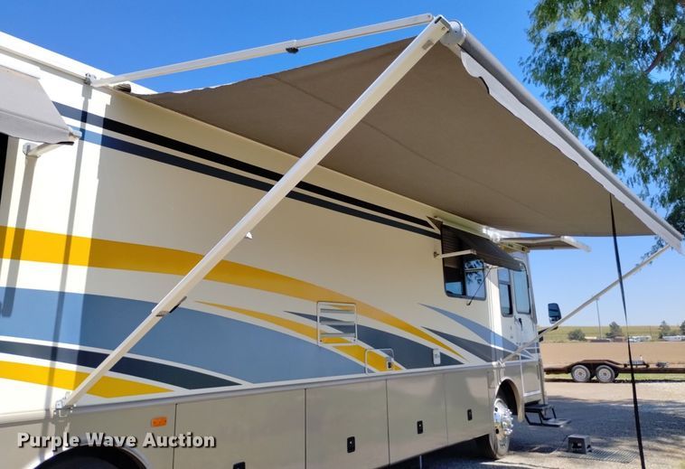 image for item DP3390 2003 Fleetwood Bounder  RV