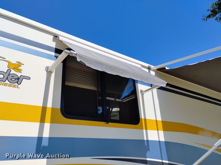 image for item DP3390 2003 Fleetwood Bounder  RV