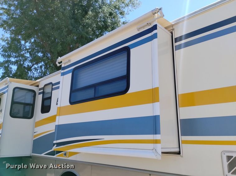 image for item DP3390 2003 Fleetwood Bounder  RV