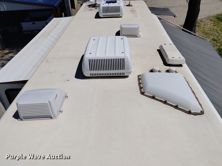 image for item DP3390 2003 Fleetwood Bounder  RV