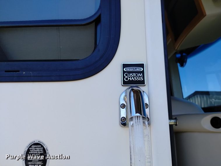 image for item DP3390 2003 Fleetwood Bounder  RV