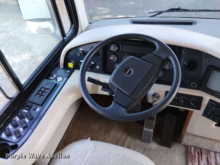 image for item DP3390 2003 Fleetwood Bounder  RV