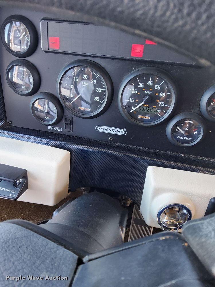 image for item DP3390 2003 Fleetwood Bounder  RV