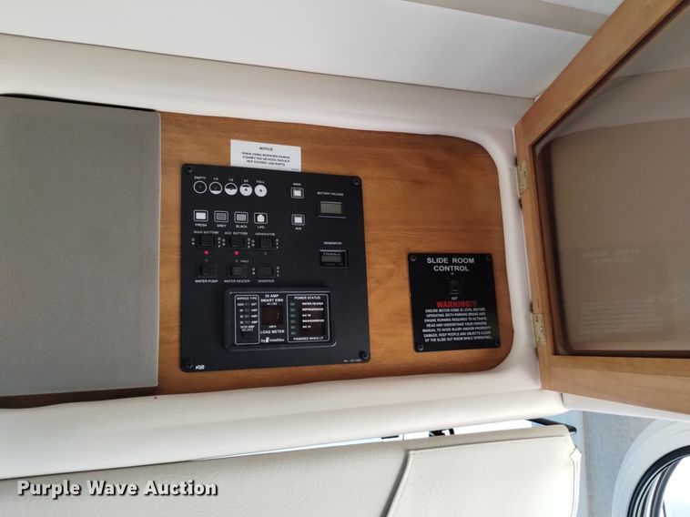 image for item DP3390 2003 Fleetwood Bounder  RV