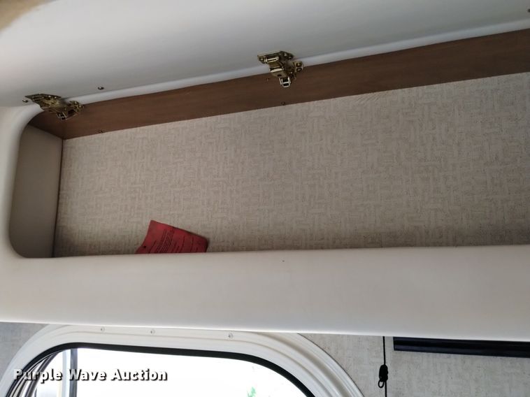 image for item DP3390 2003 Fleetwood Bounder  RV