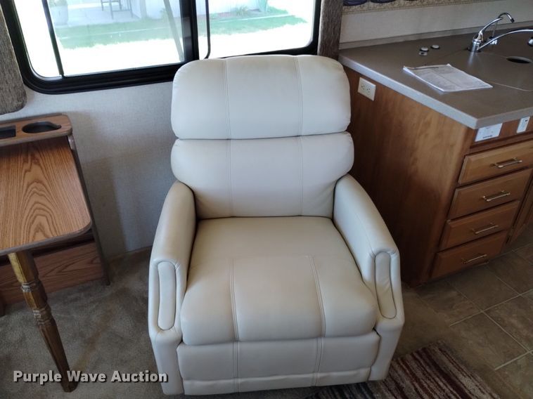 image for item DP3390 2003 Fleetwood Bounder  RV