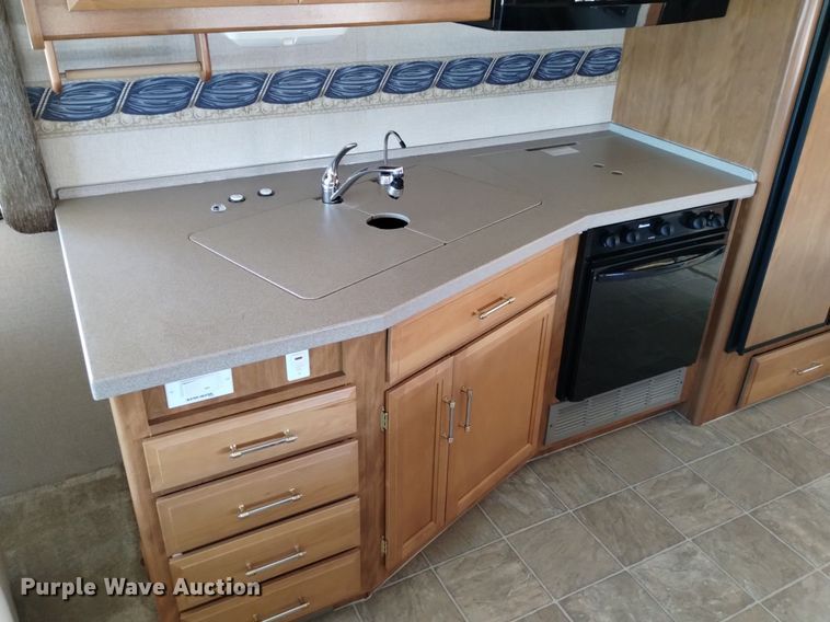 image for item DP3390 2003 Fleetwood Bounder  RV