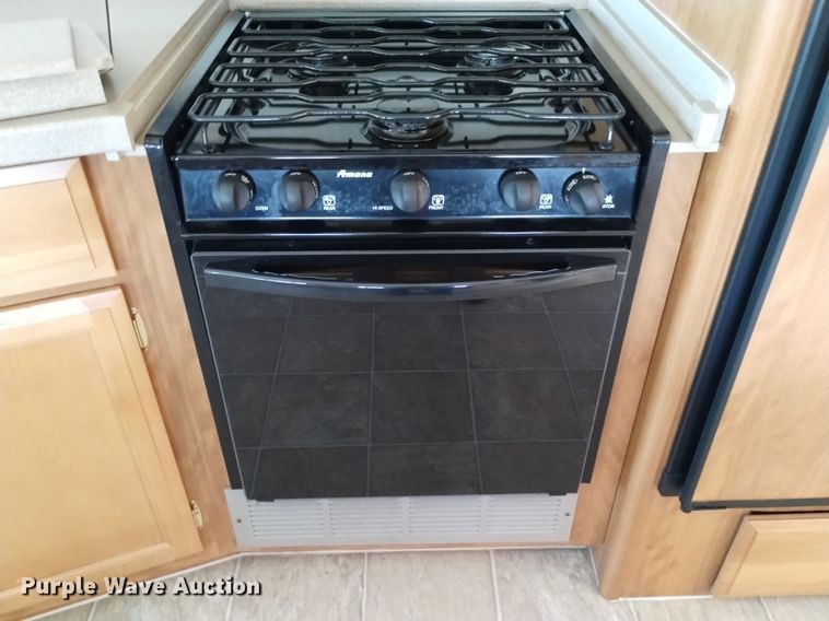 image for item DP3390 2003 Fleetwood Bounder  RV