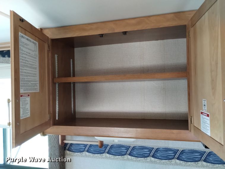 image for item DP3390 2003 Fleetwood Bounder  RV