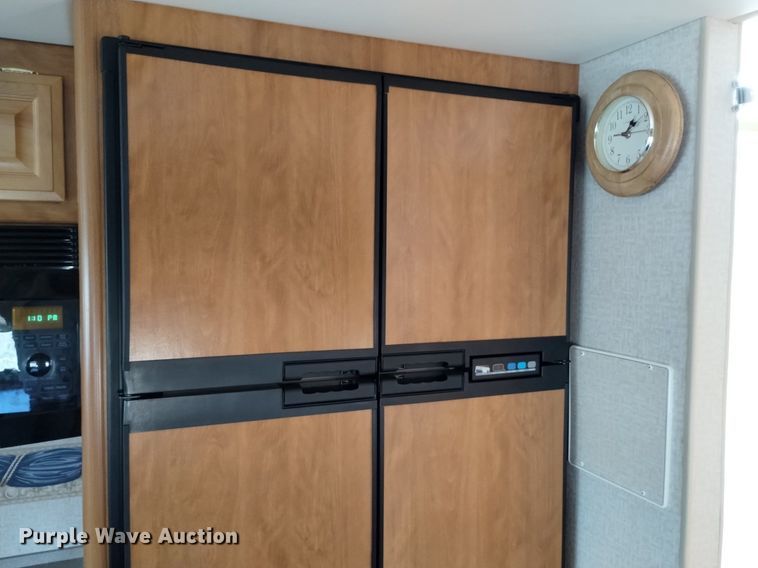 image for item DP3390 2003 Fleetwood Bounder  RV