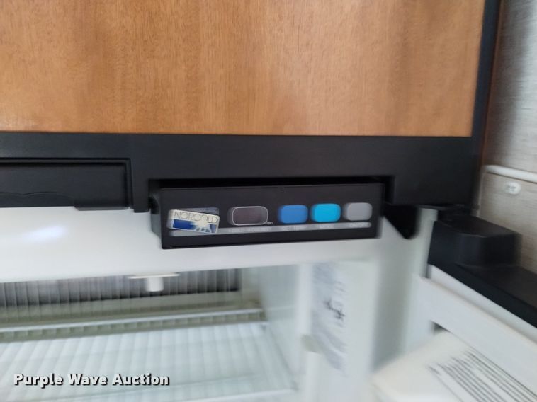 image for item DP3390 2003 Fleetwood Bounder  RV