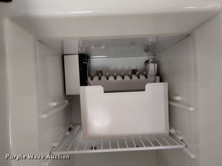 image for item DP3390 2003 Fleetwood Bounder  RV