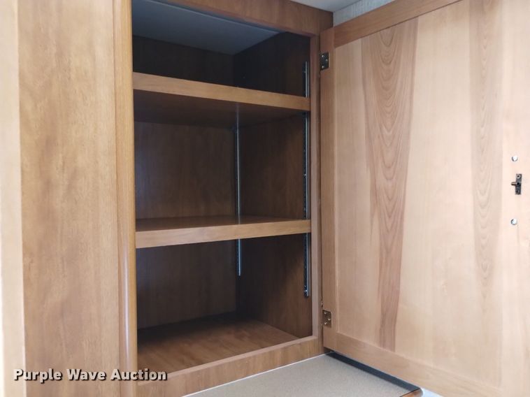 image for item DP3390 2003 Fleetwood Bounder  RV