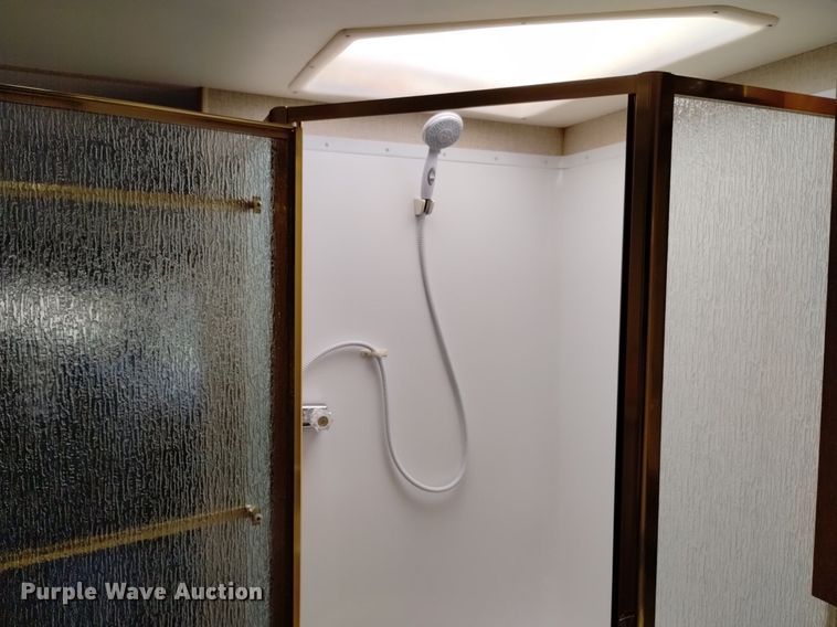 image for item DP3390 2003 Fleetwood Bounder  RV