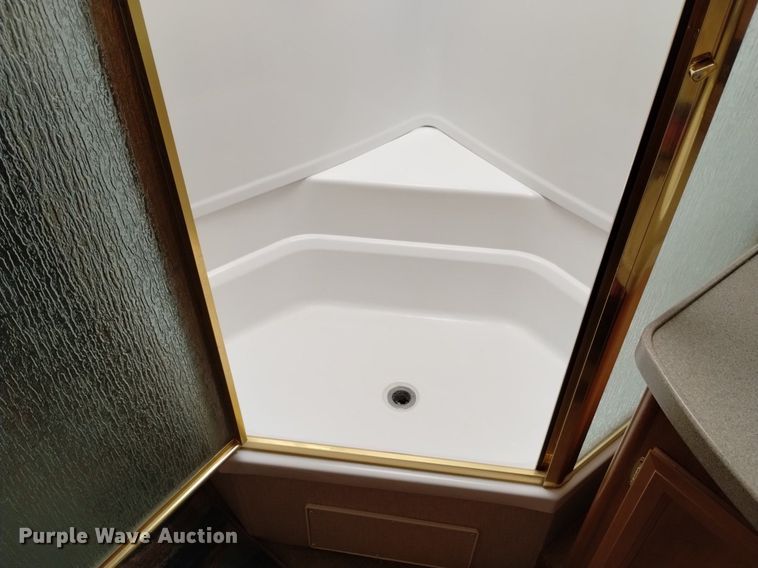 image for item DP3390 2003 Fleetwood Bounder  RV