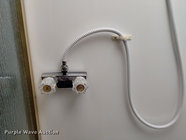 image for item DP3390 2003 Fleetwood Bounder  RV