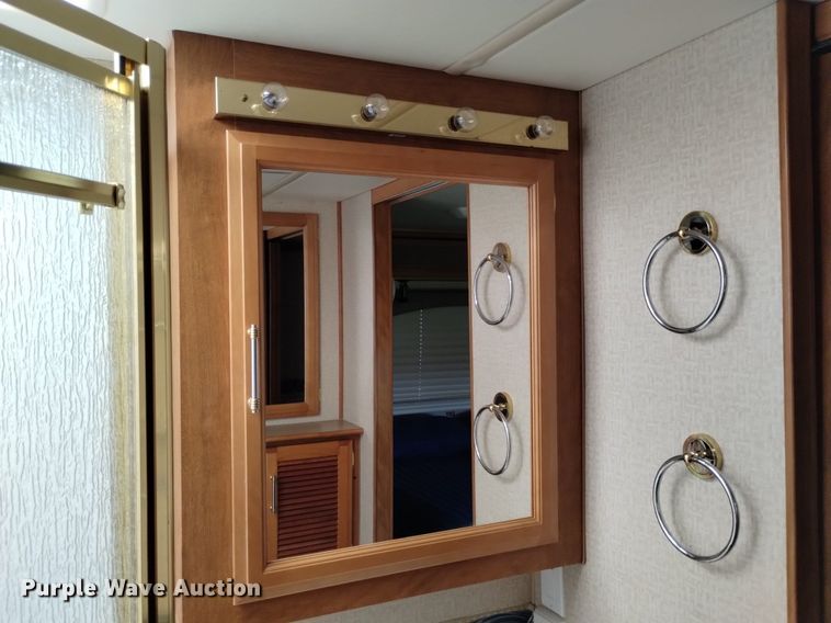 image for item DP3390 2003 Fleetwood Bounder  RV