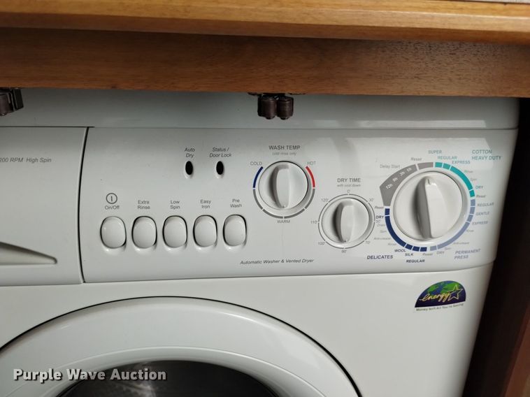 image for item DP3390 2003 Fleetwood Bounder  RV