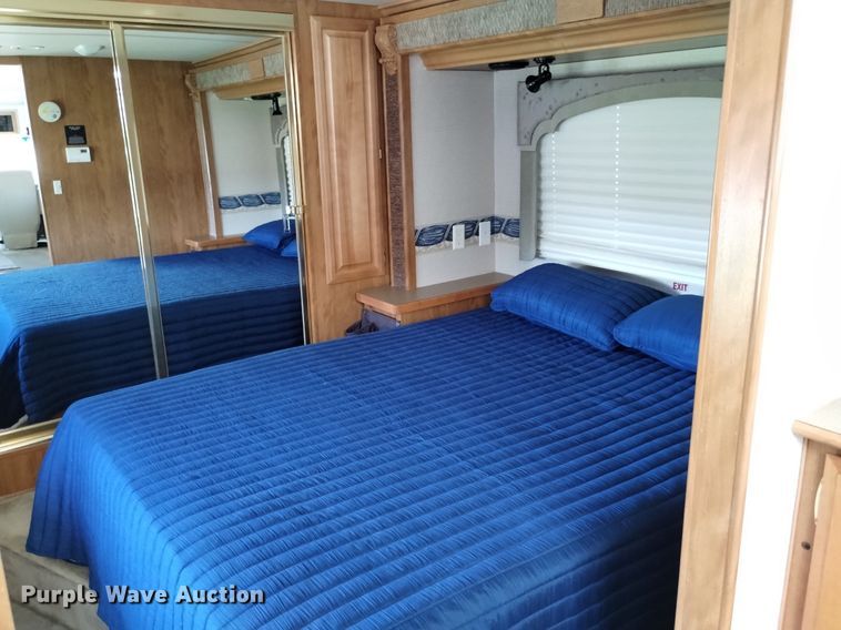 image for item DP3390 2003 Fleetwood Bounder  RV