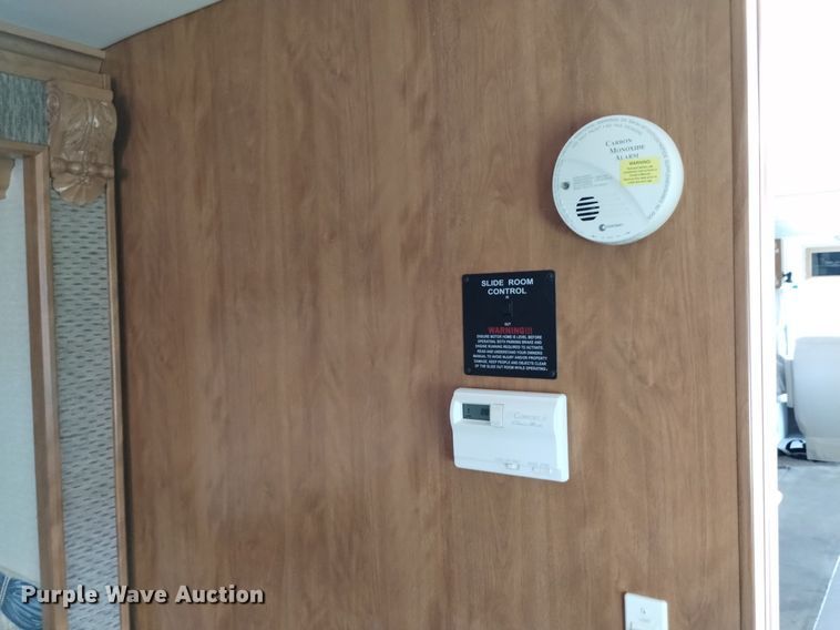 image for item DP3390 2003 Fleetwood Bounder  RV