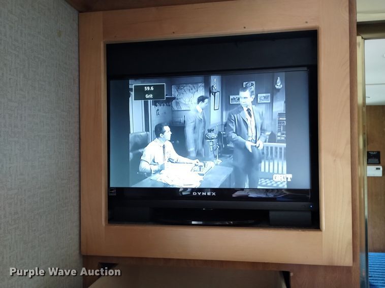 image for item DP3390 2003 Fleetwood Bounder  RV