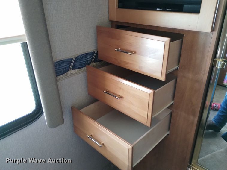 image for item DP3390 2003 Fleetwood Bounder  RV