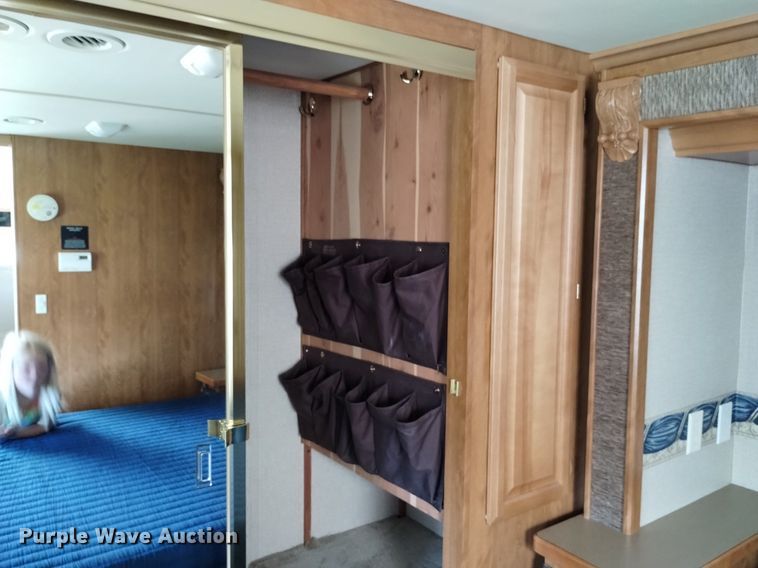 image for item DP3390 2003 Fleetwood Bounder  RV