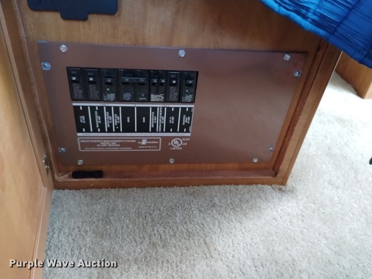 image for item DP3390 2003 Fleetwood Bounder  RV