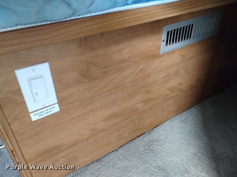 image for item DP3390 2003 Fleetwood Bounder  RV